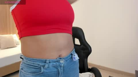 Zoe  online show from 04/06/26, 12:17