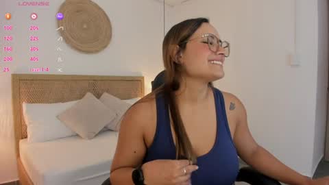 Snapshot of zoe_danae_ chatting on 07/17/26, 12:12 Zoe online show from 07/17/26, 12:12