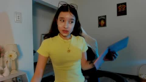 Snapshot of zoe_dear chatting on 04/29/26, 10:27 zoe_dear online show from 04/29/26, 10:27