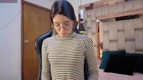 Snapshot of zoe_dear chatting on 06/04/26, 06:47 zoe_dear online show from 06/04/26, 06:47