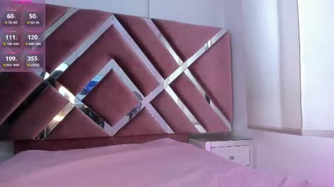 zoe_evaanss_ online show from 06/21/26, 07:27