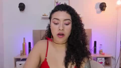 Zoe Gruber online show from 10/26/25, 07:09