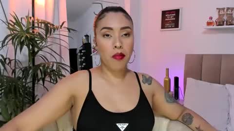 Zoe Gruber online show from 11/23/25, 09:47