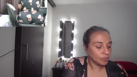 zoe hotxxx online show from 09/18/25, 11:51