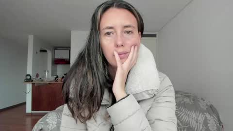 Snapshot of zoe_jeane_beker chatting on 04/28/26, 09:53 ZOE online show from 04/28/26, 09:53