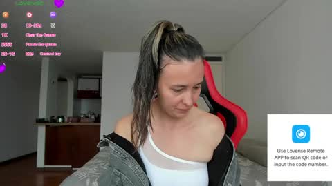 Snapshot of zoe_jeane_beker chatting on 05/13/26, 07:00 ZOE online show from 05/13/26, 07:00