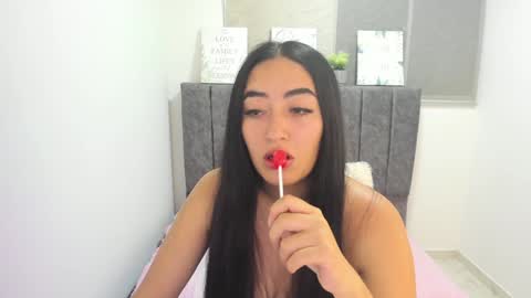 zoe_jones7 online show from 02/02/25, 03:21