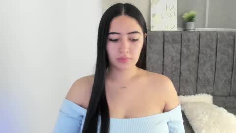 zoe_jones7 online show from 10/25/25, 12:18