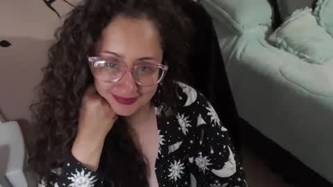 Zoe Koller online show from 11/21/25, 03:44