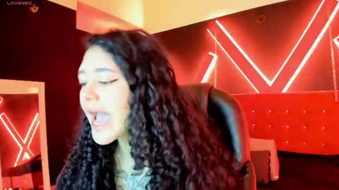 Snapshot of zoe_lara_34 chatting on 08/02/26, 04:00 zoe online show from 08/02/26, 04:00