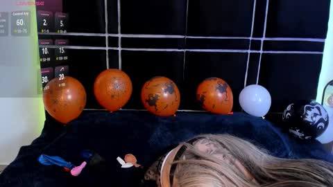 SWEET ZOE online show from 11/18/25, 07:29