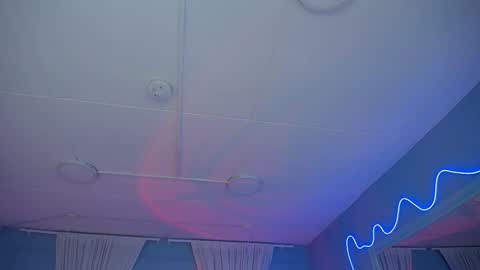 Zoe Lynch online show from 12/16/25, 04:17