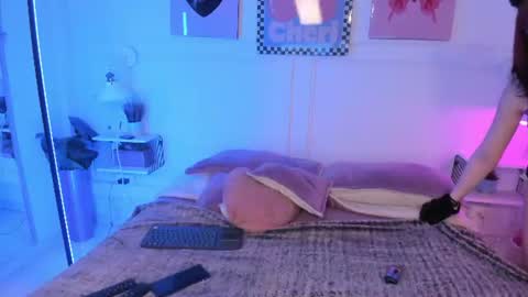 Zoe Lynch online show from 07/10/26, 12:19