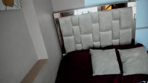 zoe_moreau online show from 11/07/25, 07:58