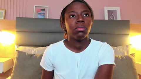 Zoe Novakk  online show from 01/19/26, 01:15