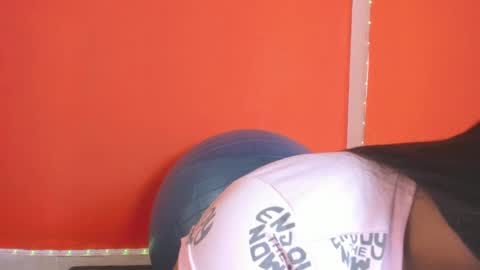 Zoe online show from 02/08/25, 01:11