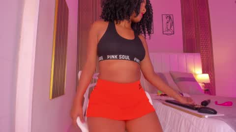 Hi guys i am Zoe  online show from 10/01/25, 11:27