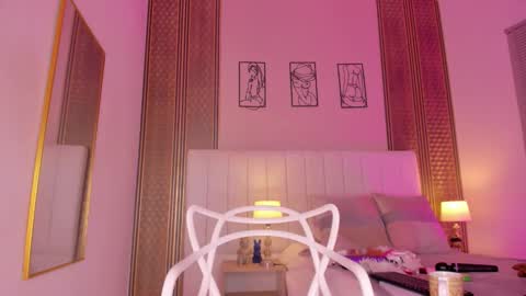 Hi guys i am Zoe  online show from 11/26/25, 11:33