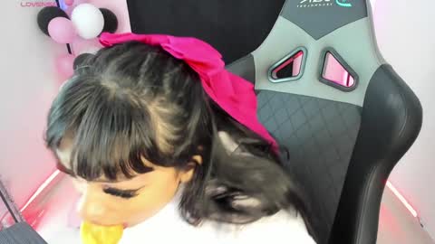 zoe_sullivan_ online show from 12/07/24, 09:28