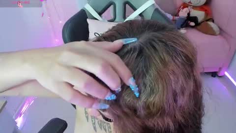 zoe_sullivan_ online show from 09/11/25, 08:53