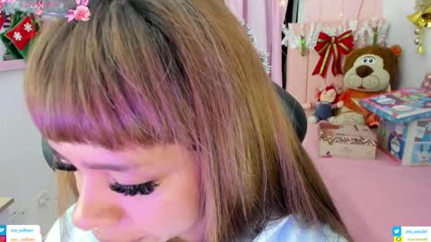 zoe_sullivan_ online show from 11/26/25, 09:10