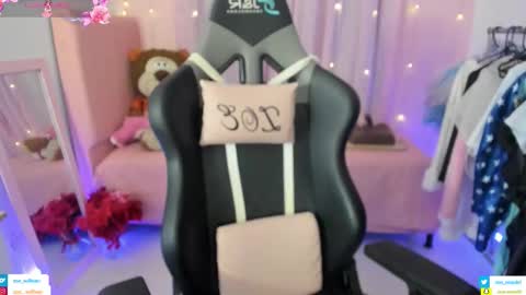 zoe_sullivan_ online show from 03/02/26, 09:16