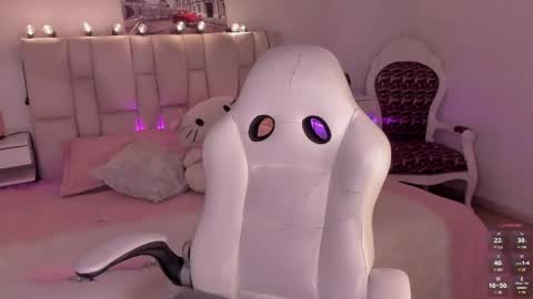 Zoe online show from 05/19/26, 11:38
