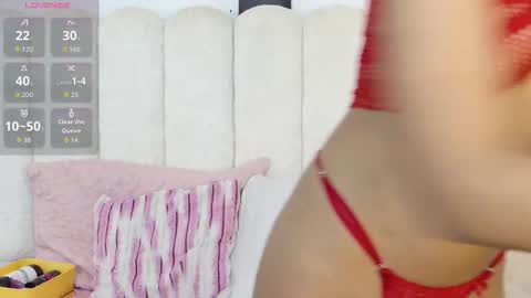 zoeameliie online show from 11/26/25, 12:33