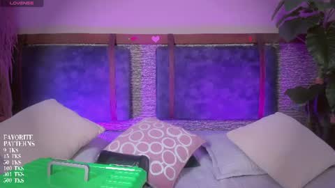 Snapshot of zoee_23 chatting on 06/24/26, 10:58 Zoe online show from 06/24/26, 10:58