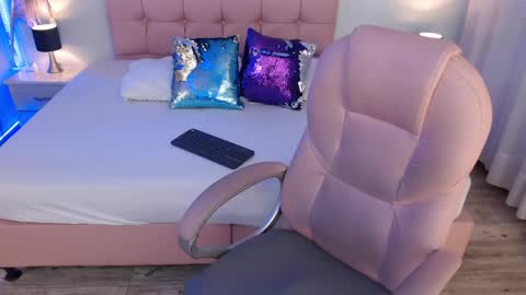 zoe online show from 06/07/26, 03:10