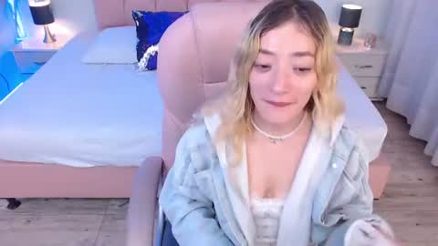 Snapshot of zoee_joness chatting on 06/30/26, 02:56 zoe online show from 06/30/26, 02:56