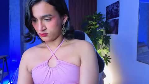 Snapshot of zoee_kiss_ chatting on 06/20/26, 05:10 ZOE online show from 06/20/26, 05:10