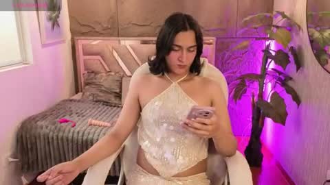 Snapshot of zoee_kiss_ chatting on 07/24/26, 08:29 ZOE online show from 07/24/26, 08:29