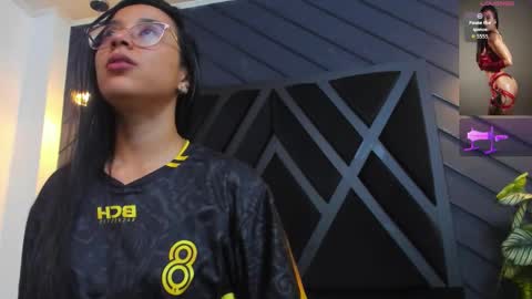 Zoe 3 online show from 10/16/25, 05:36