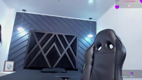 Zoe 3 online show from 02/16/26, 05:53