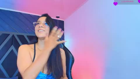 Snapshot of zoee_martins_ chatting on 04/24/26, 05:37 Zoe 3 online show from 04/24/26, 05:37