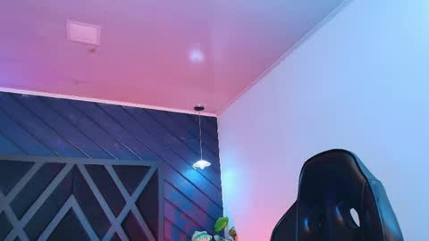 Snapshot of zoee_martins_ chatting on 04/25/26, 05:54 Zoe 3 online show from 04/25/26, 05:54