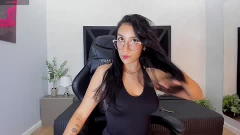 Snapshot of zoee_martins_ chatting on 05/11/26, 05:54 Zoe 3 online show from 05/11/26, 05:54
