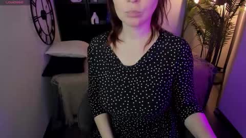 Snapshot of zoeeast chatting on 11/20/25, 01:22 Zoe online show from 11/20/25, 01:22