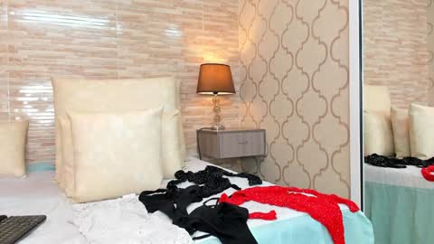 ZoeeSmitth online show from 12/28/24, 06:18