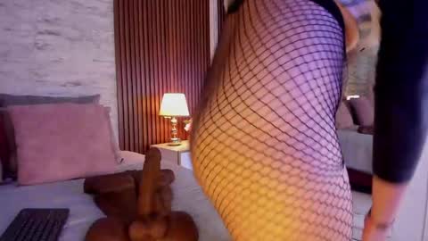 zoehiltonx online show from 06/05/26, 01:39