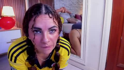 zoehiltonx online show from 06/12/26, 03:11