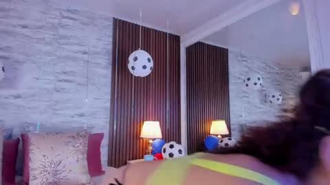 zoehiltonx online show from 07/06/26, 12:57
