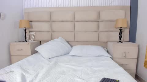 Snapshot of zoehpeterr_ chatting on 02/10/26, 04:27 Zoeh online show from 02/10/26, 04:27