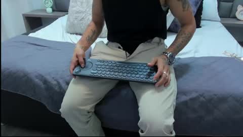 Zoe Krug online show from 04/18/26, 07:07