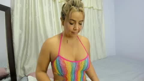 Isabella online show from 12/19/25, 01:56