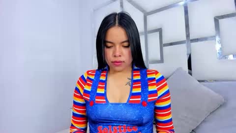 ZoeSwam online show from 10/31/25, 12:06