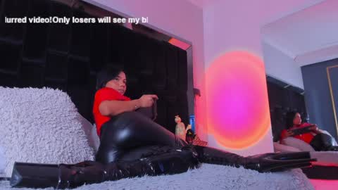 zoevidal_ online show from 02/01/25, 09:08