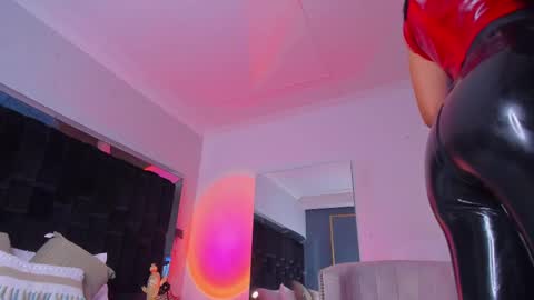 zoevidal_ online show from 02/22/25, 11:57