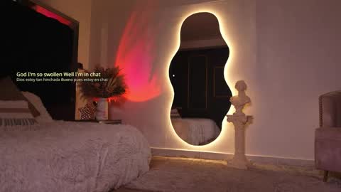 zoevidal_ online show from 12/17/25, 12:00